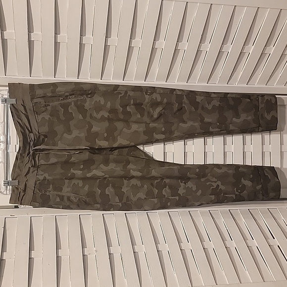 Marrakech Anthropologie Camoflage Jogger Pants Size 12 - Picture 1 of 5